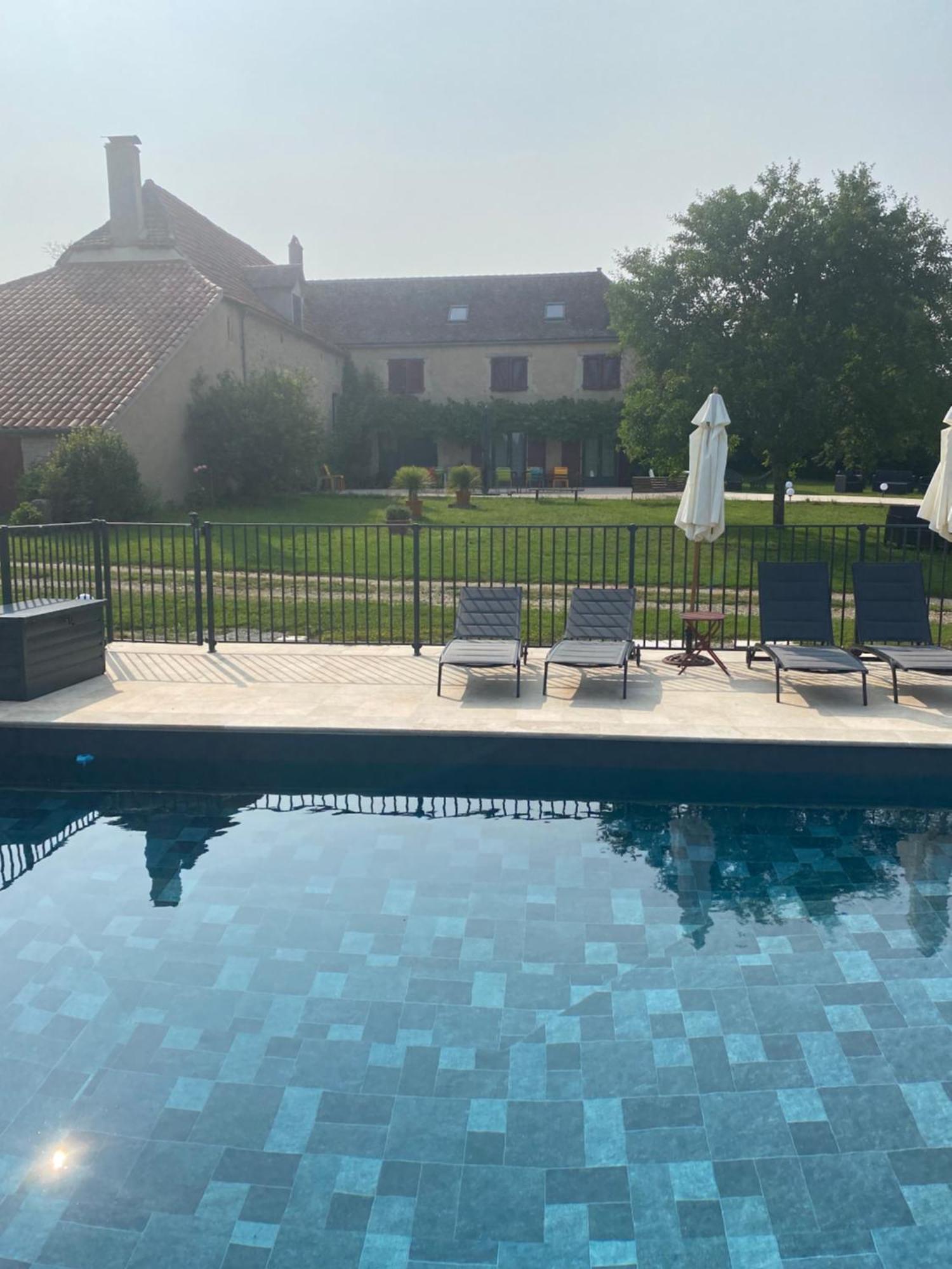 Le Domaine Du Gravier Bed & Breakfast Gramat Exterior photo